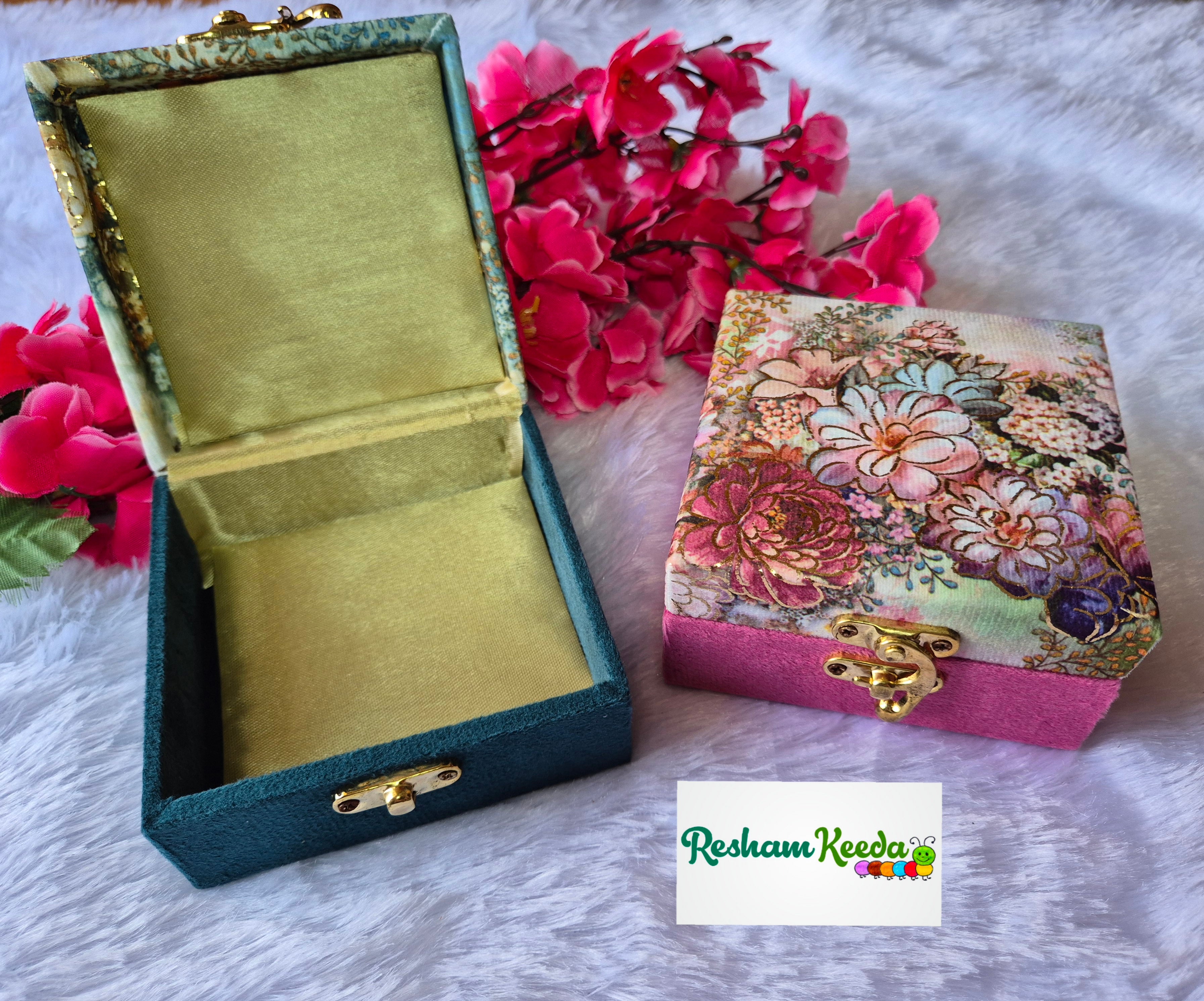 3D Flower Print Cash Box, Gift Box, Shagun Box, Nuts Box, Dryfruits Box, Jewellery Box for Haldi Mehendi Sangeet Satsang Keertan Bhajan Sandhya Gifting Wedding and Festive Return Favours (Set of 5)
