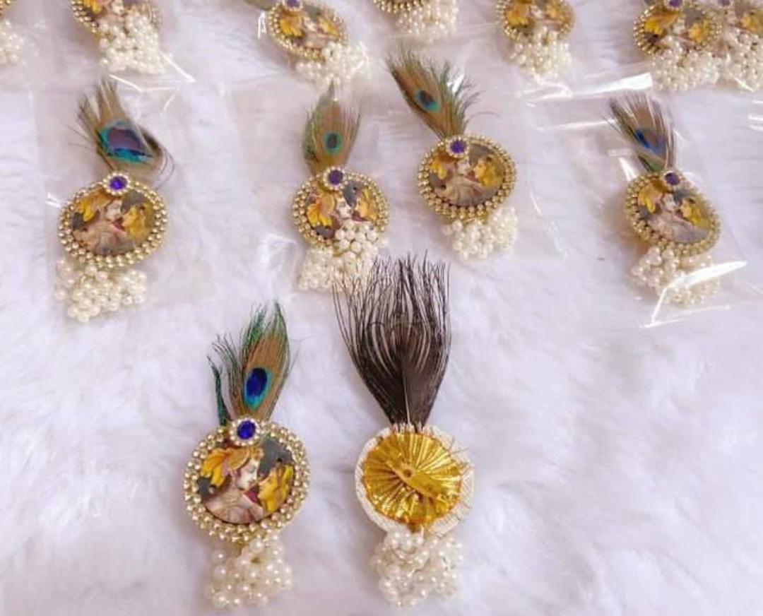 Beautiful Radha Krishna Kishan Brooches with Morpankh for Haldi Mehendi Swagat Baarat Wedding and Other Events (Pack of 20)