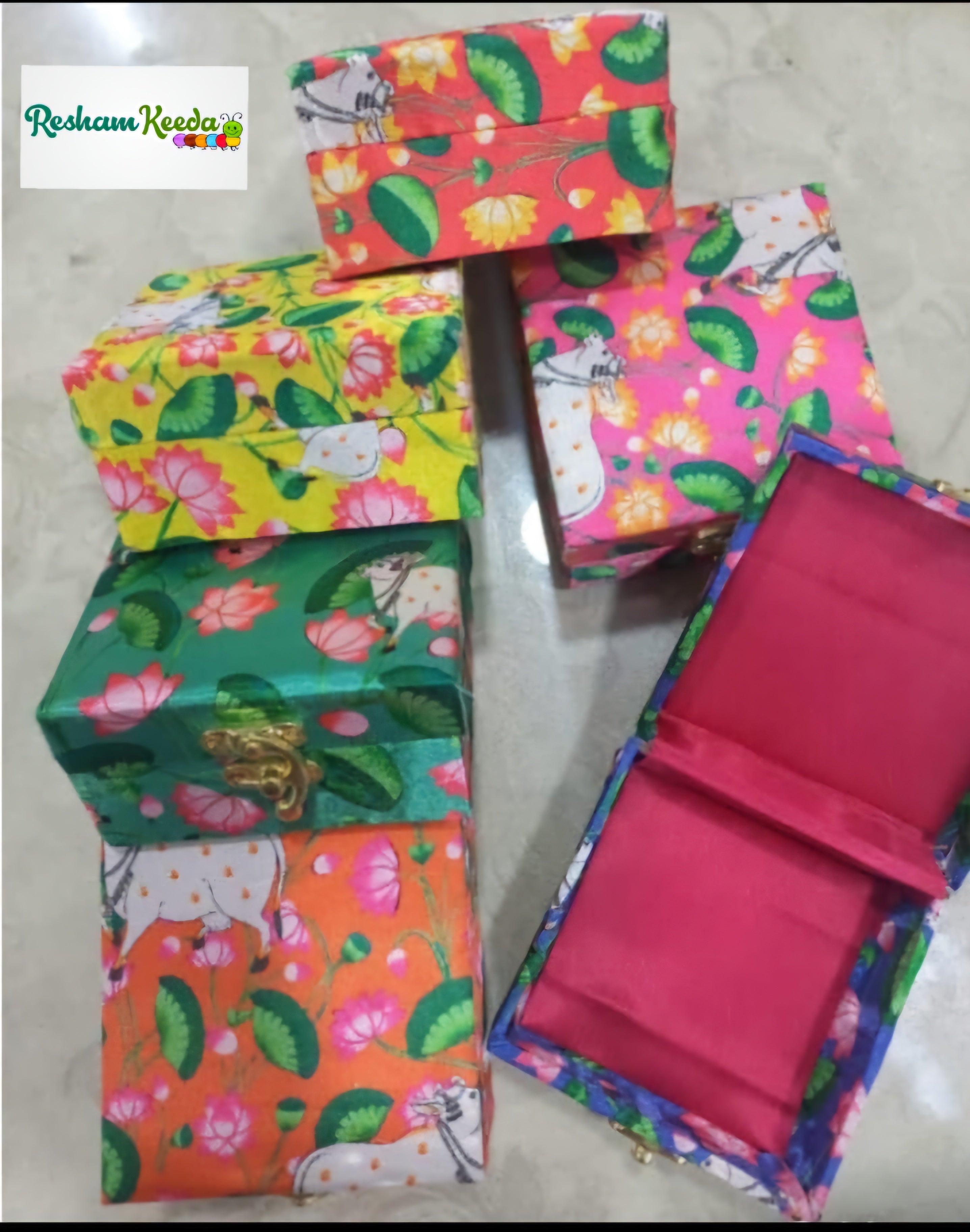 Beautiful Pichwai Cow Print Cash Box, Gift Box, Shagun Box, Nuts Box, Dryfruits Box, Jewellery Box for Haldi Mehendi Sangeet Satsang Keertan Bhajan Sandhya Gifting Wedding and Festive Return Favours (Set of 5)