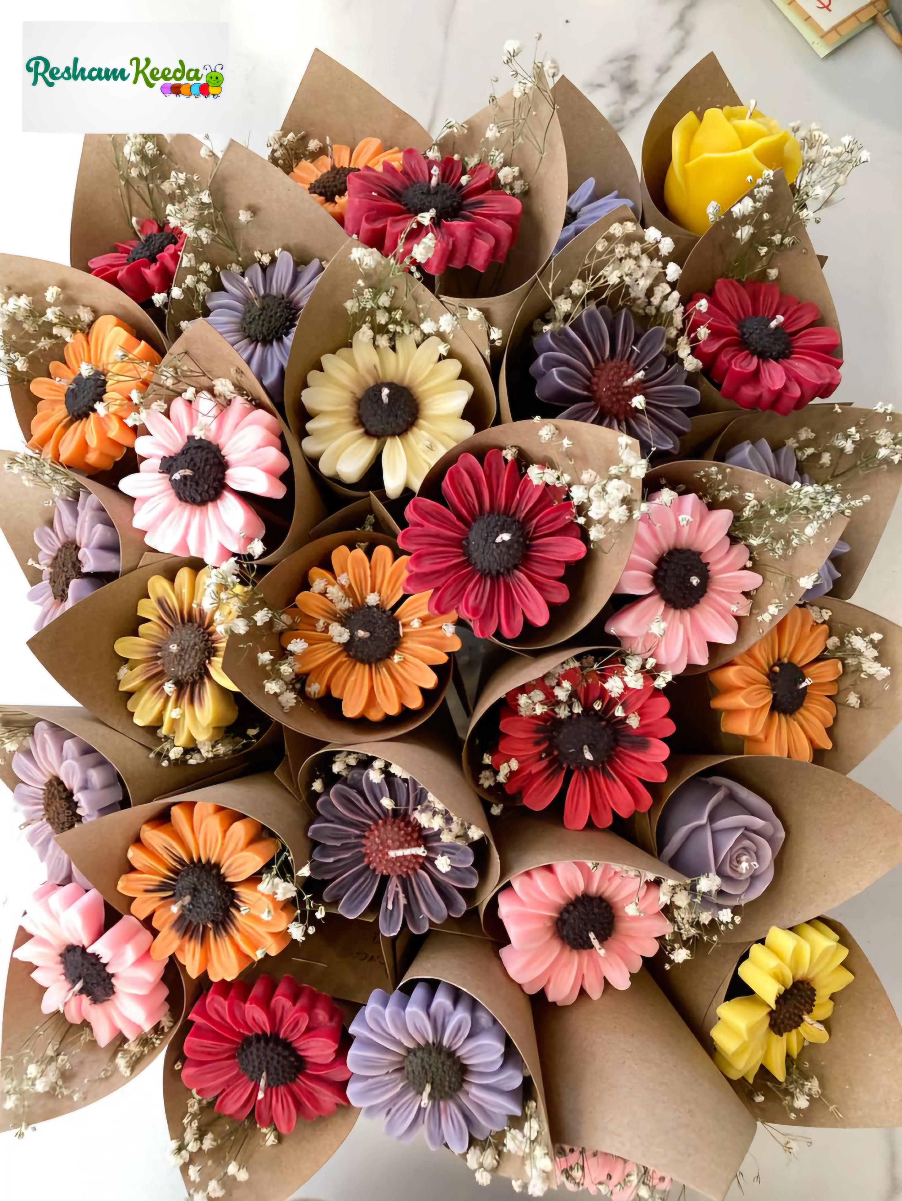 Aromatic Daisy Floral Long-Lasting Soy Wax Candle Bouquet Perfect for Gifting Return Favours Giveaways in Diwali Parties, Anniversary, Baby Shower, Birthday, Wedding Receptions and All Other Events and Aromatherapy (Pack of 4)