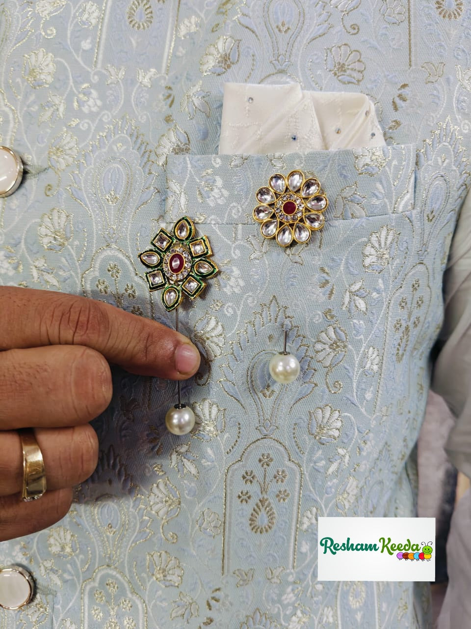 Budget Friendly Kundan Brooches Lapel Pins for Gifting Return Favours Giveaways in Mameru Bhaat Haldi Mehendi Swagat Baarat Wedding and Other Events (Pack of 15)