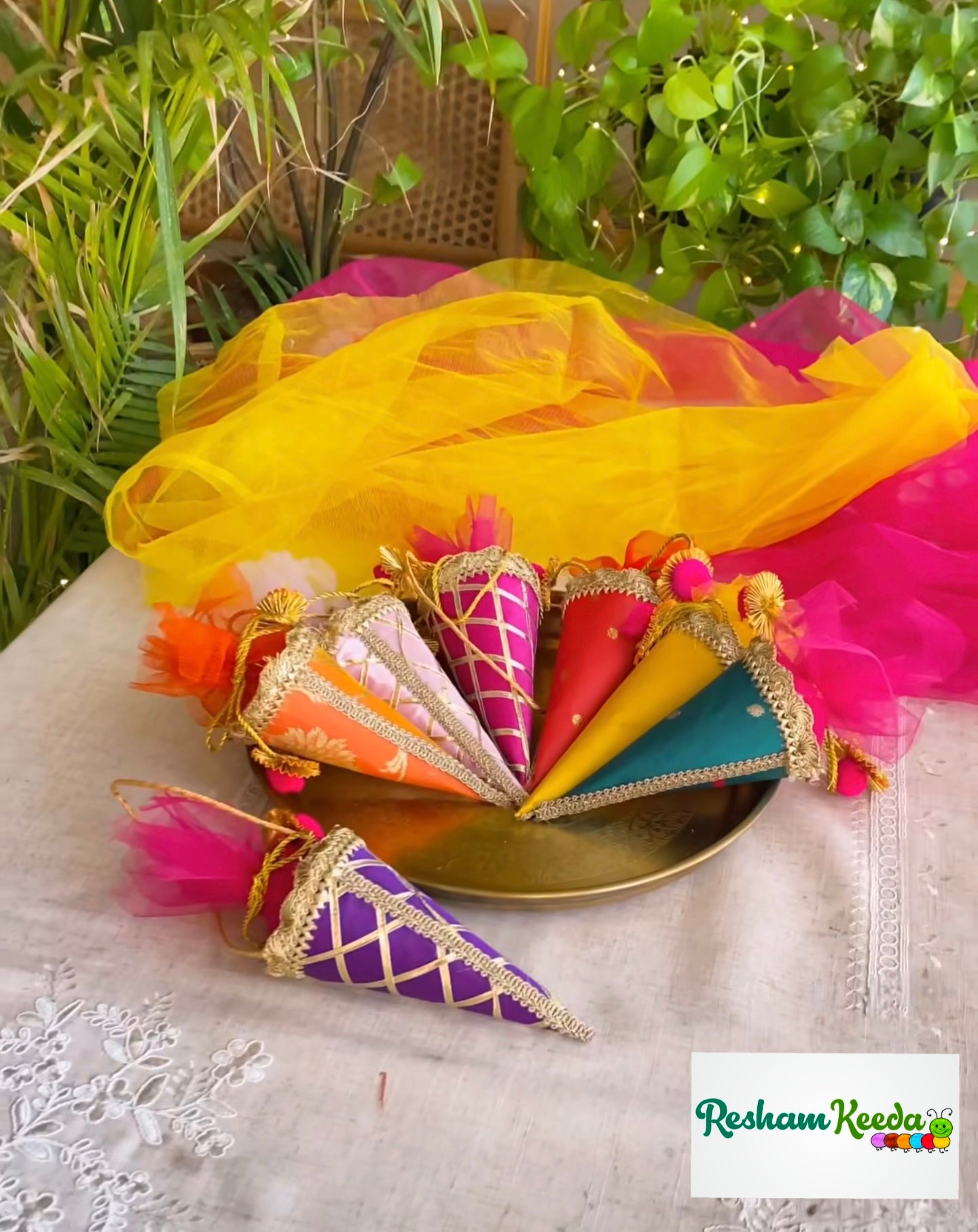 Premium Openable Decorative Dryfruit Toffee Chocolate Shagun Cones Giveaways for Makar Sakranti, Lohri, Haldi Mehendi and Wedding Ocassional Giftings and Return Favours (Pack of 5)